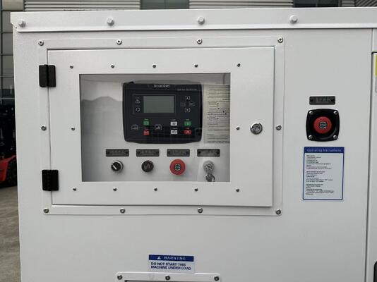 ราคาดี 62.5KVA / 50KW เครื่องกําเนิดดีเซลเงียบ พร้อมเครื่องควบคุม SmartGen และเสียงและสั่นต่ํา ออนไลน์