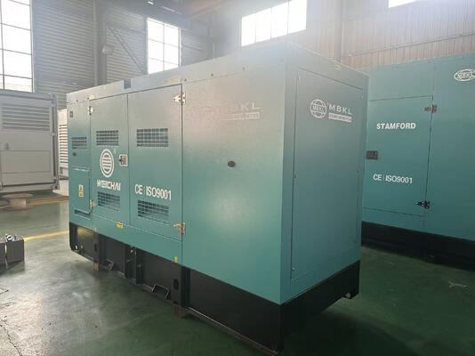 เครื่องกําเนิดไฟฟ้าดีเซลพรีเมียมเวชาย 140KVA พร้อมกล่องคลุมเงียบ ส่งพลังงานที่น่าเชื่อถือต่อเนื่อง 112KW