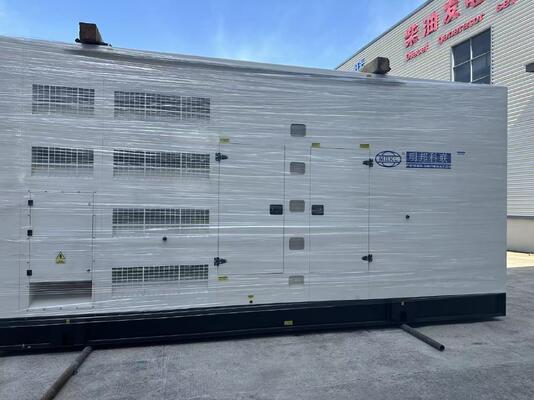 ราคาดี เครื่องกำเนิดไฟฟ้าดีเซลกันเสียงขนาด 1250kVA พร้อมเครื่องยนต์ Yuchai 1500 รอบต่อนาทีเพื่อการจ่ายไฟที่เชื่อถือได้ ออนไลน์